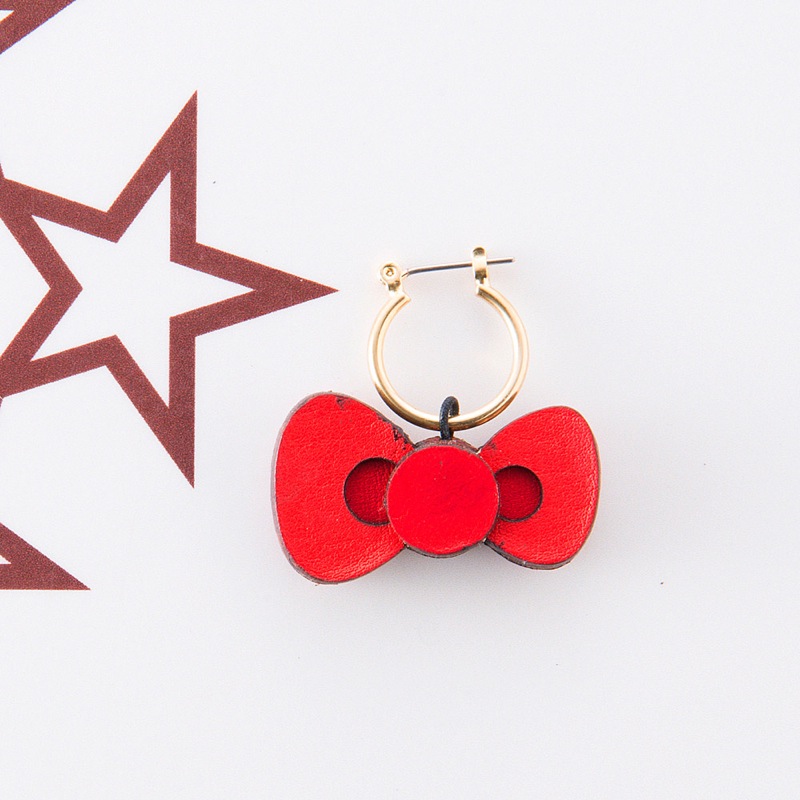 ハローキティ リボンピアス